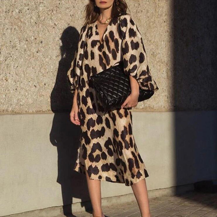 Anabelle – Bold Animal Print Midi Dress