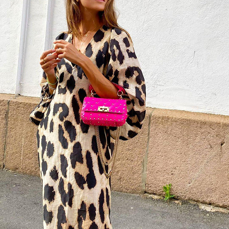Anabelle – Bold Animal Print Midi Dress