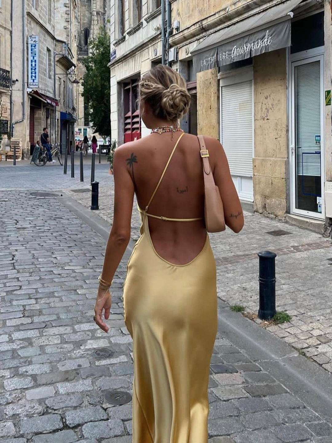 Jenally – Backless Maxi Dress